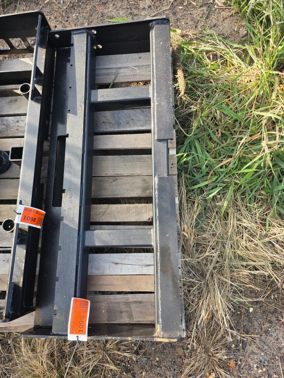 (1) New 2026 Wolverine Pallet Fork Frame