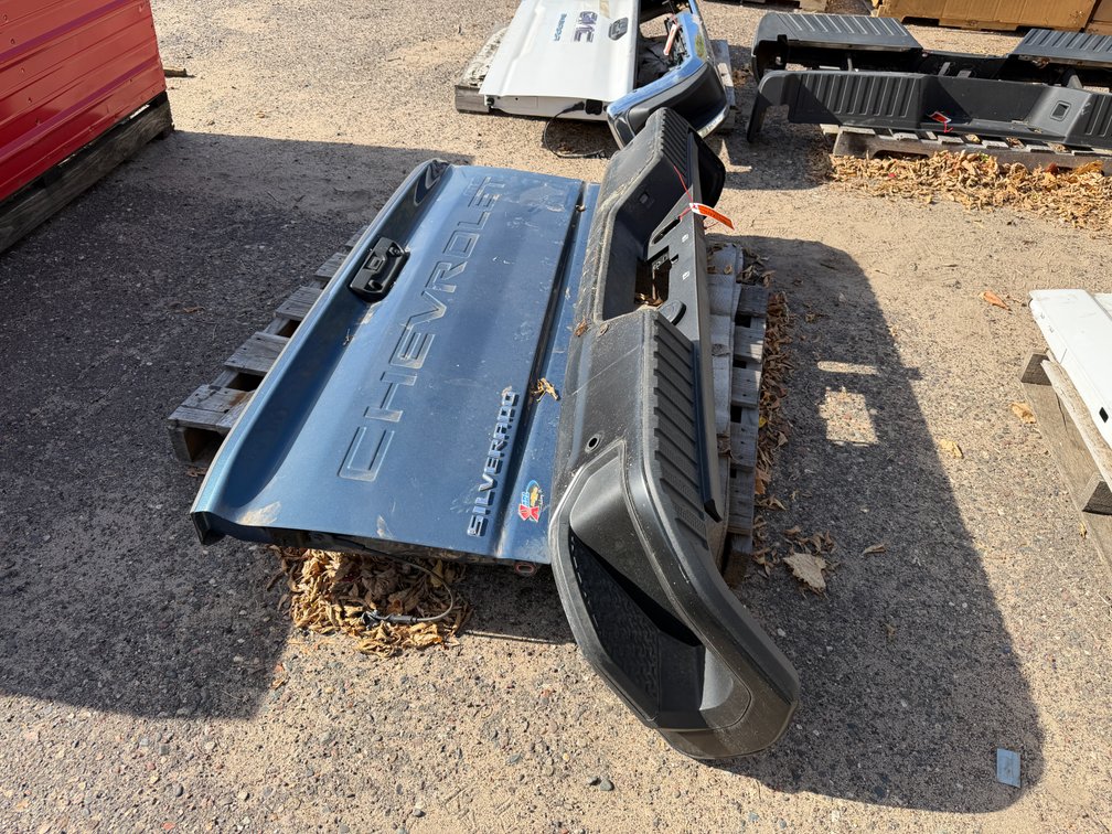 2019-2024 Chevrolet Silverado Tailgate & Rear Bumper Assembly
