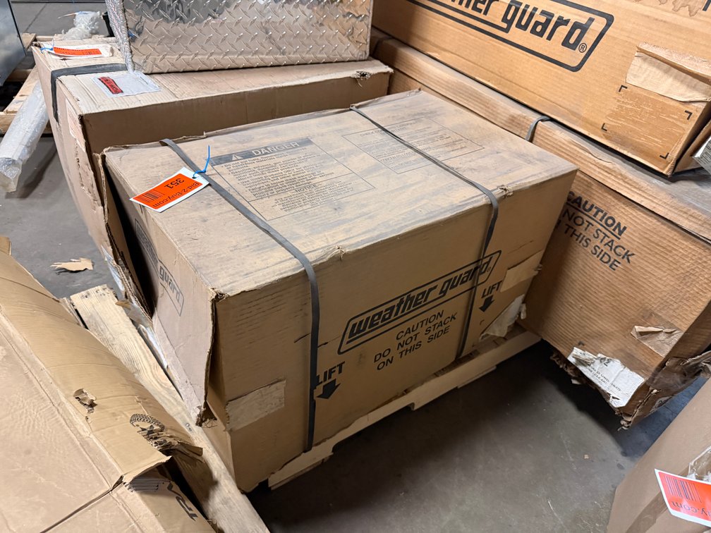 Aluminum Diamond Plate Under-Body Box