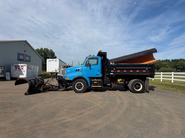 Image for 2001 Sterling L8500 Series Plow Truck