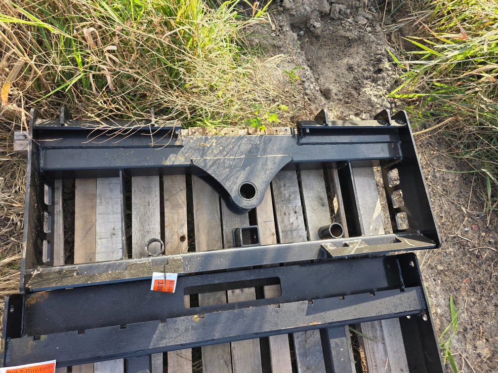 (1) New 2026 Wolverine Pallet Fork Frame