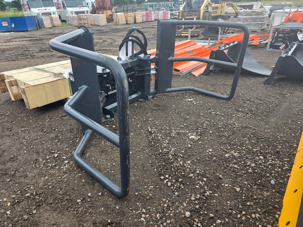 New 2026 Wolverine Bale Squeeze Hydraulic Adjustable