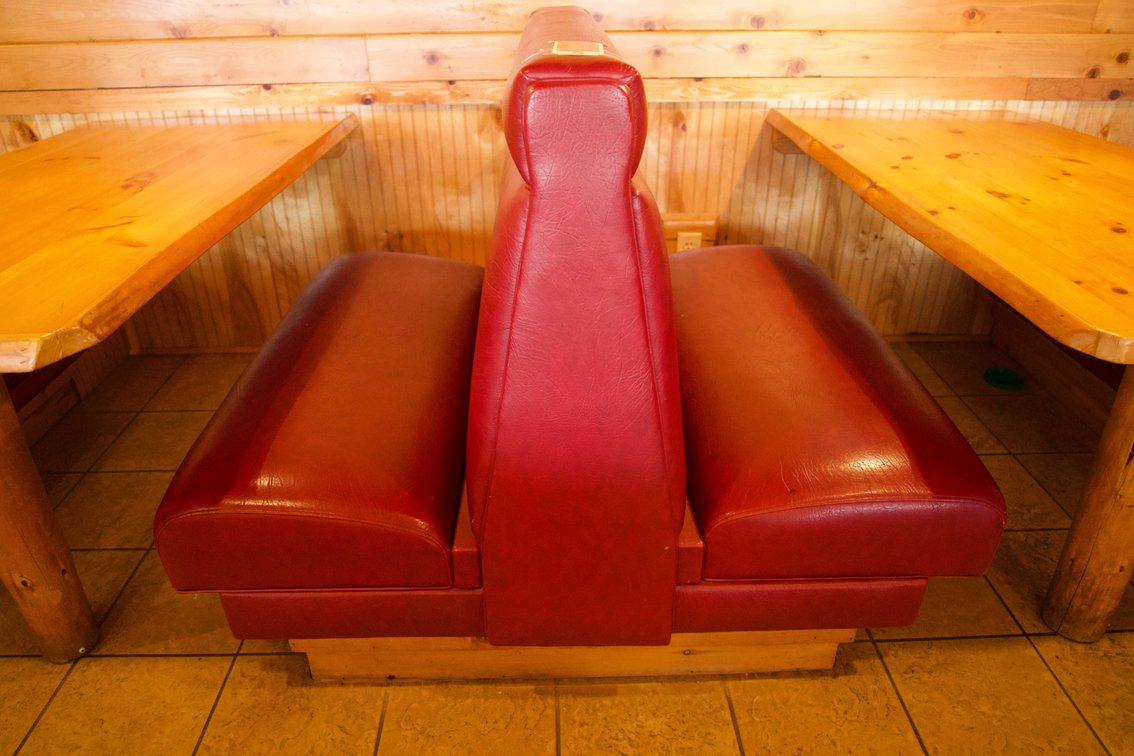 16 Person Red Booth Set