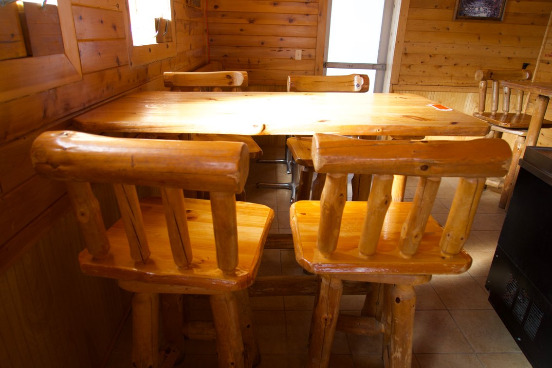 Log High Top Table with (4) Chairs