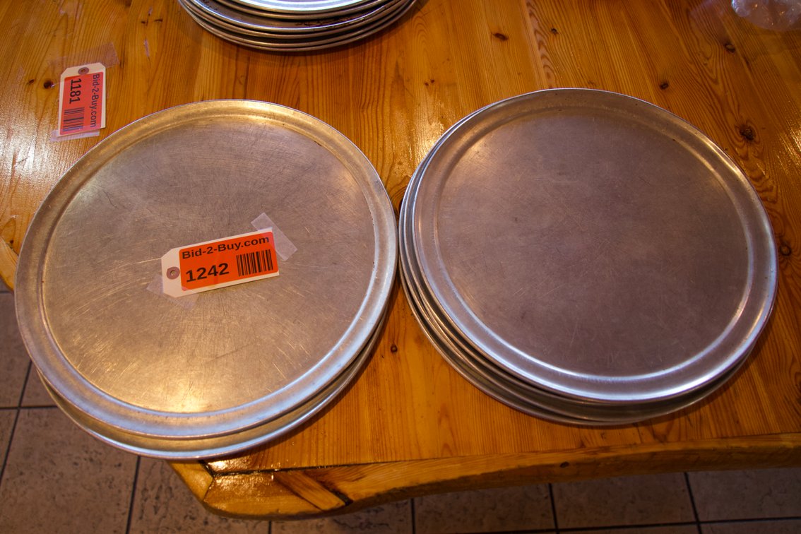 (9) Pizza Serving Plates