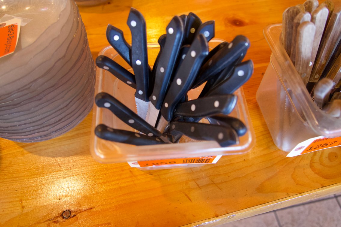 (19) Assorted Steak Knives