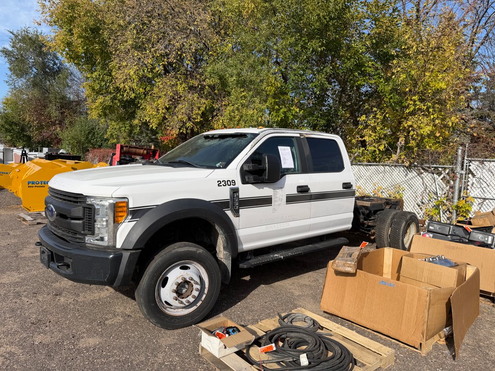 2017 Ford F-550 Super Duty XL Crew Cab 4X4