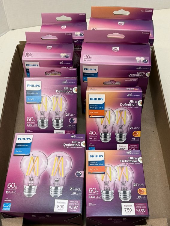 (8) Philips Dimmable A15 and A 19 bulb