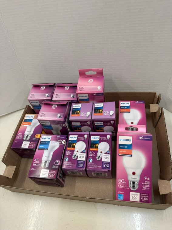 (12) Philips Sensor, Dimmable, automatic Bulbs