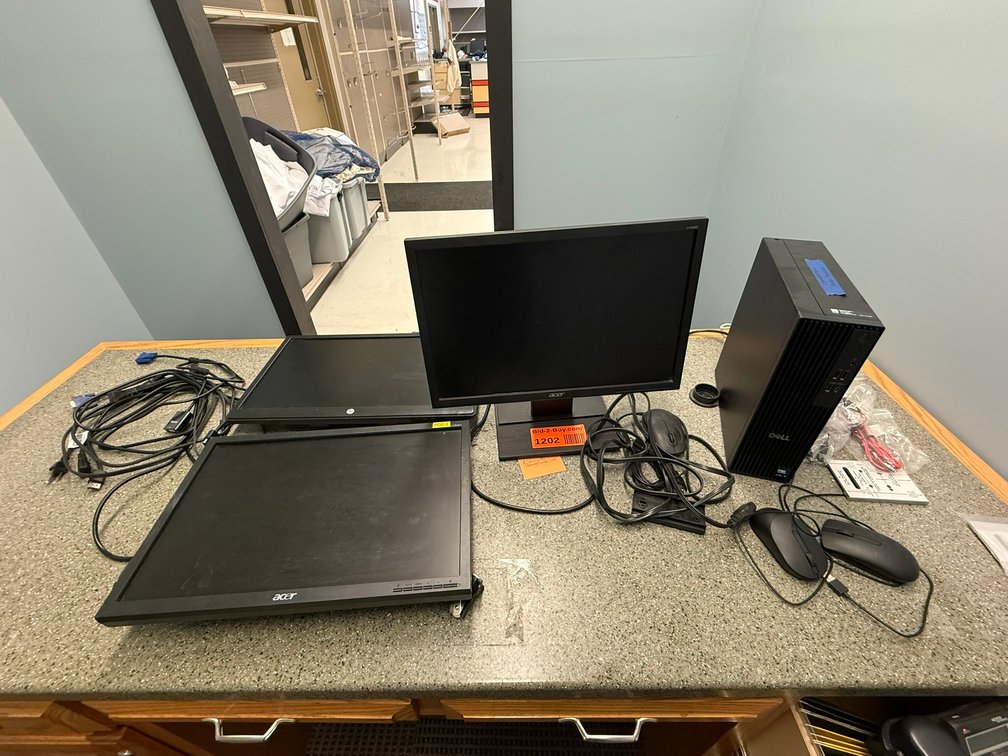 Dell Pro Slim Desktop with (3) Monitors, and Mouse