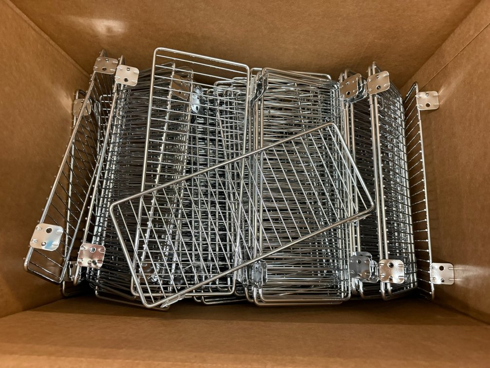 (57) Shelf Fence