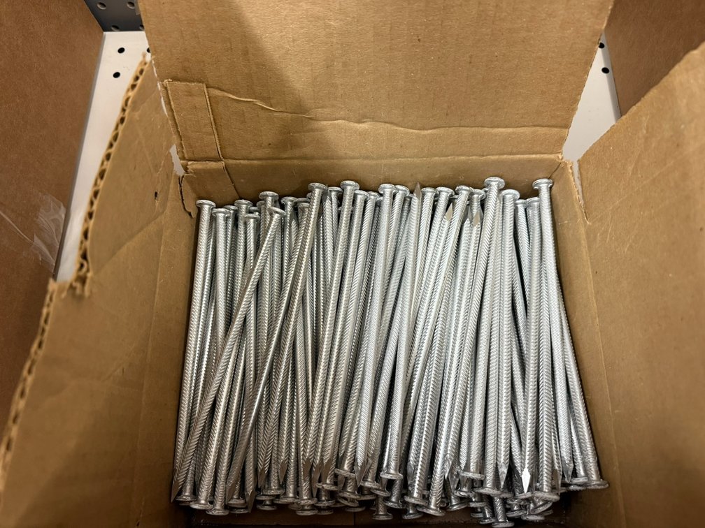 7" Spikes White Aluminum