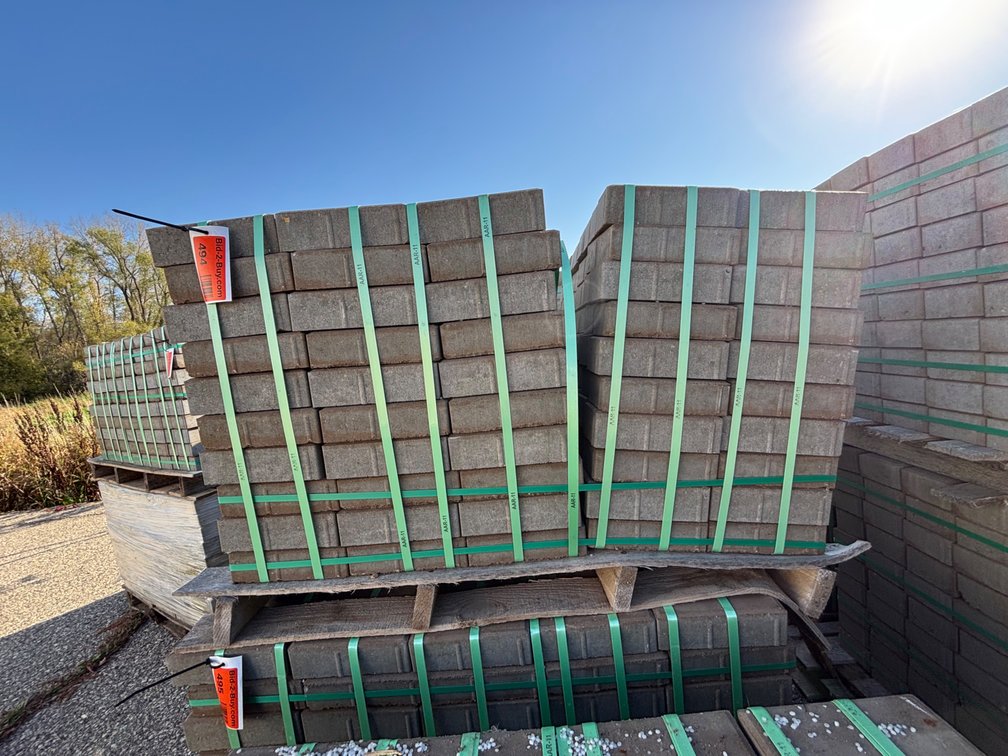 Approx. (400) Holland Face Mix Pavers