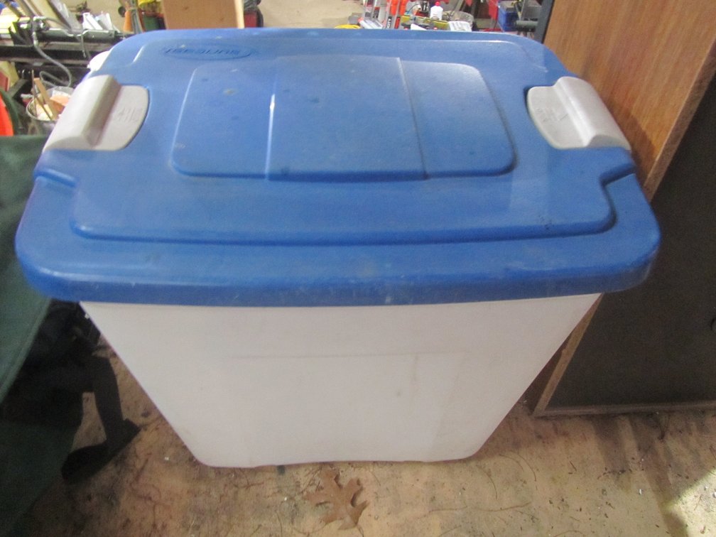 Suncast Tub w/Lid