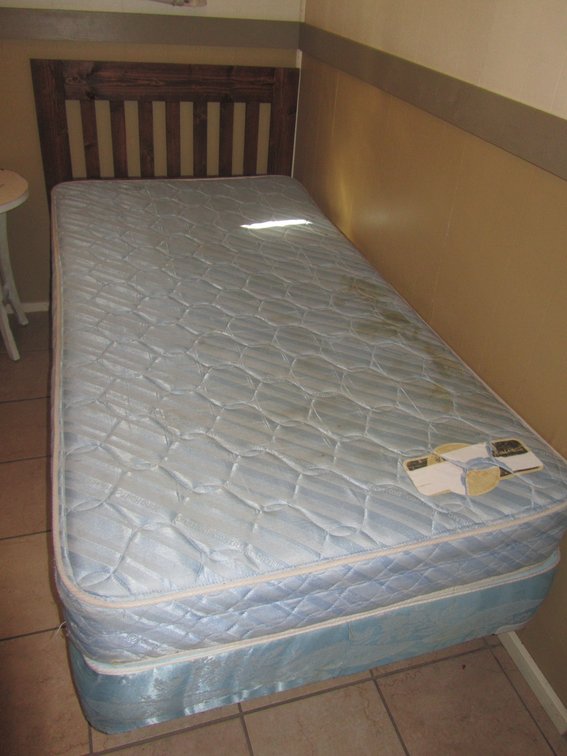 Twin Size Bed Set