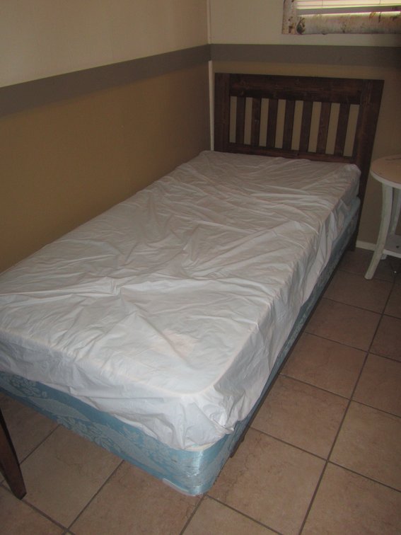 Twin Size Bed Set