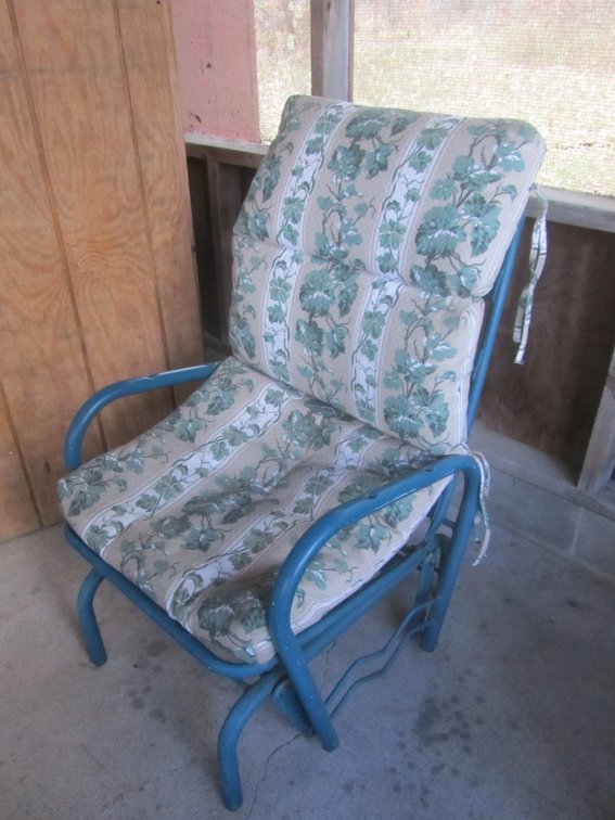 Metal Glider Chair W/Cushion