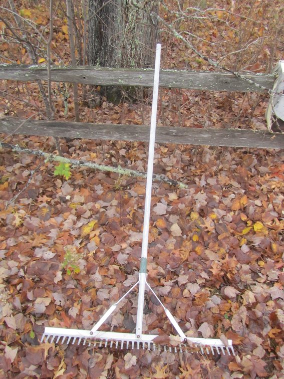 Yardworks Weed Rake