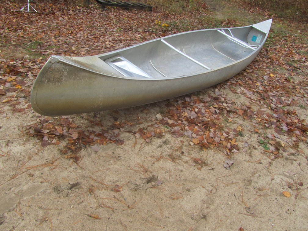17' Grummans Aluminum Canoe