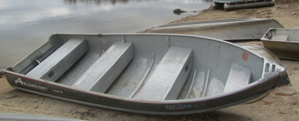 1993 Alumicraft T14S Boat