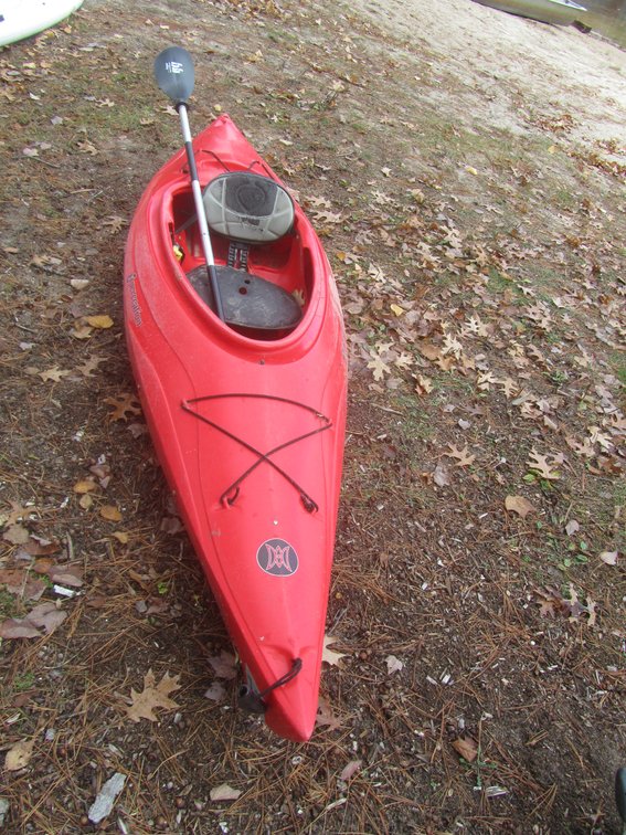 Sundance Perception 9' Kayak w/Paddle