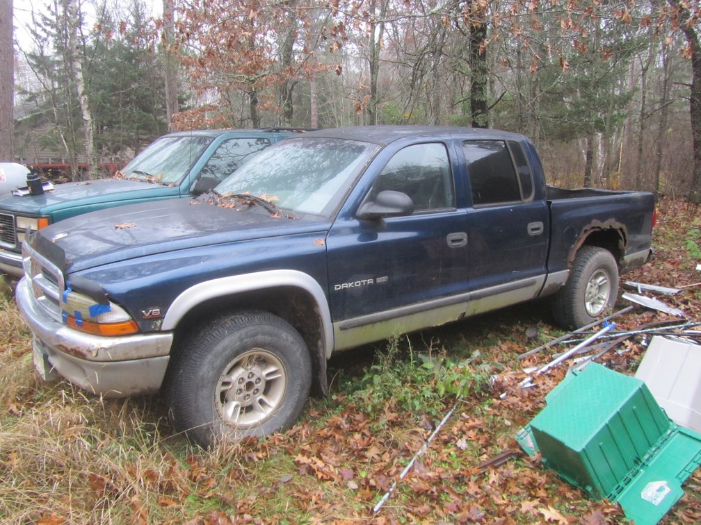 2000 Dodge Dakota 4-Door Truck