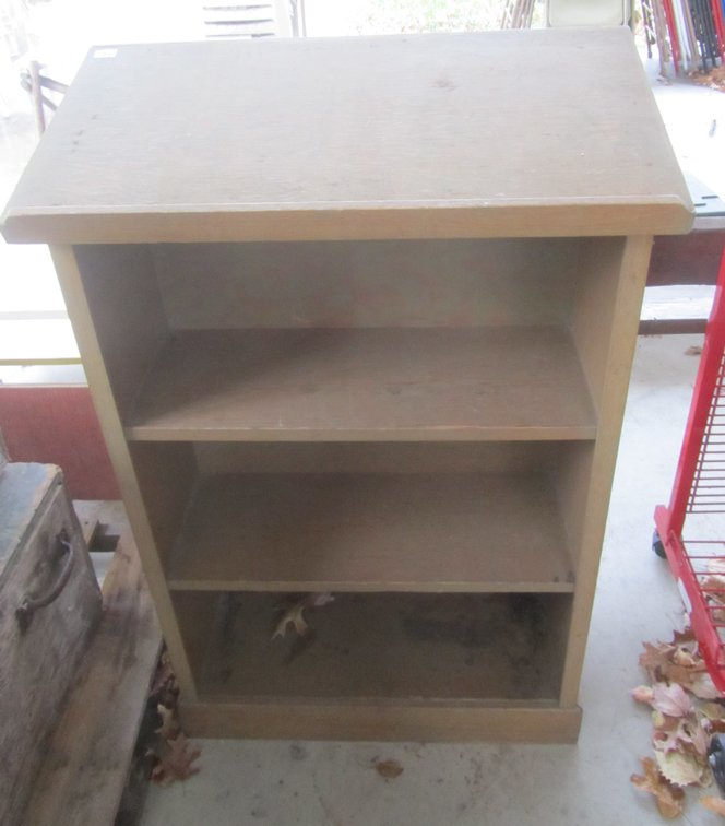 3-Tier Podium Bookshelf