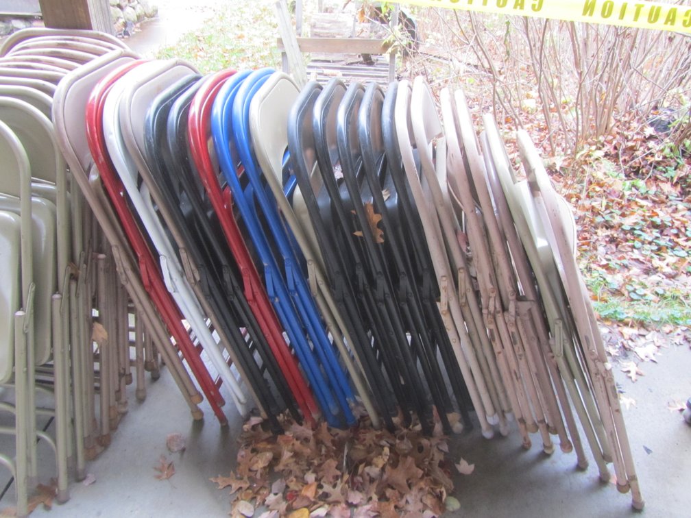 (22) Folding Metal Chairs