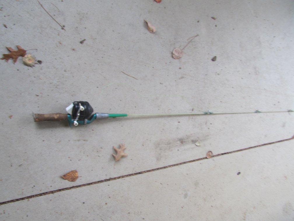 Vintage 5' Fiberglass Fishing Rod w/Reel