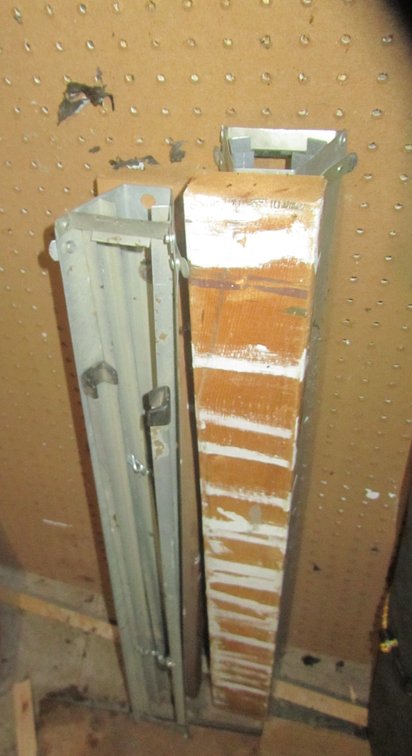 (2) Folding Saw Horses