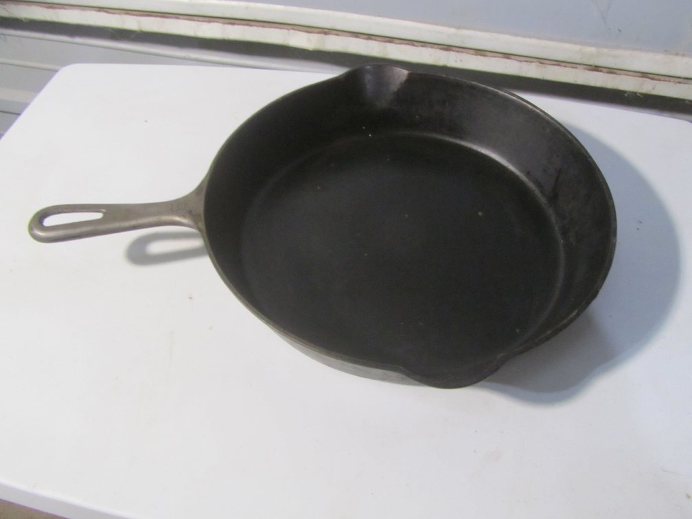Griswold No. 9 11" Cast Iron Skillet