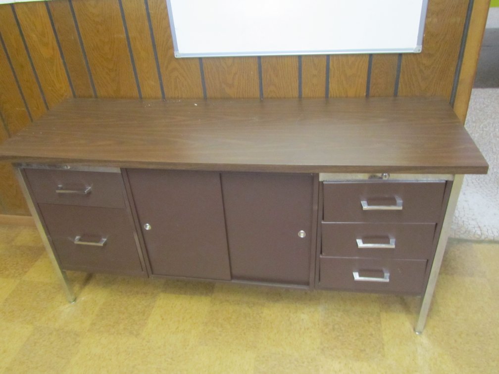 Metal 5-Drawer Storage Cabinet w/Middle Storage
