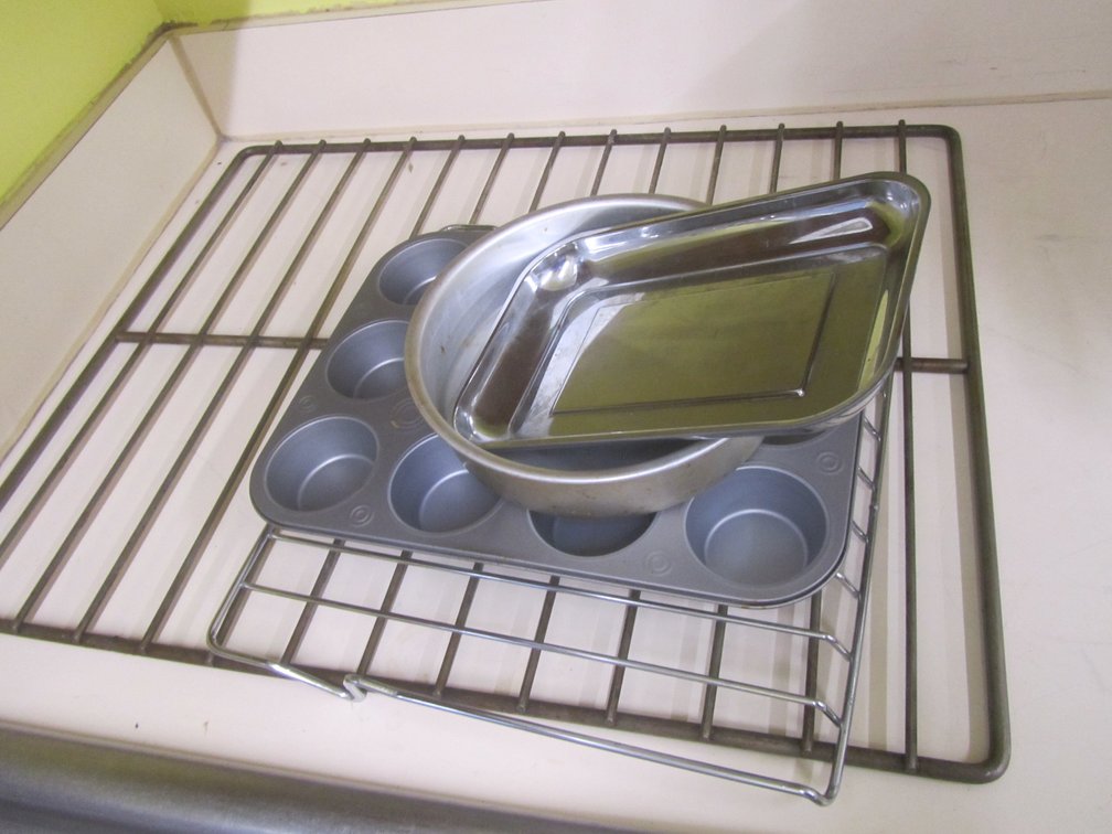 (2) Oven Racks, Muffin Pan, And More