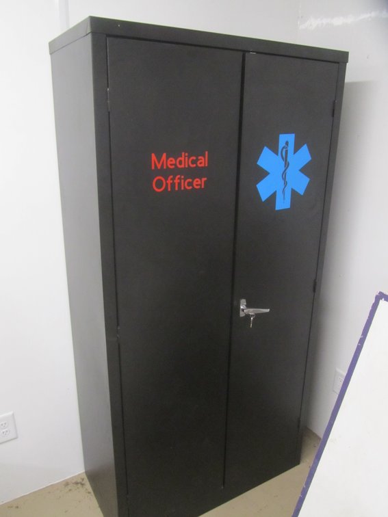 Metal Storage Cabinet w/Key