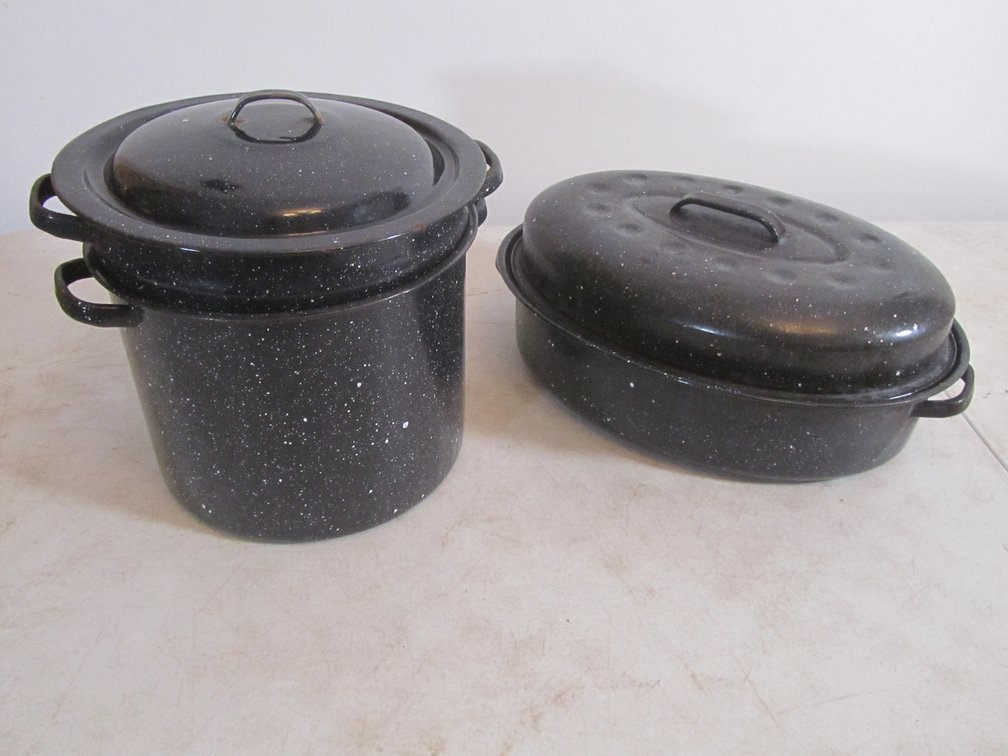 Porcelain Enamel Roasting Pan And Steam Pot