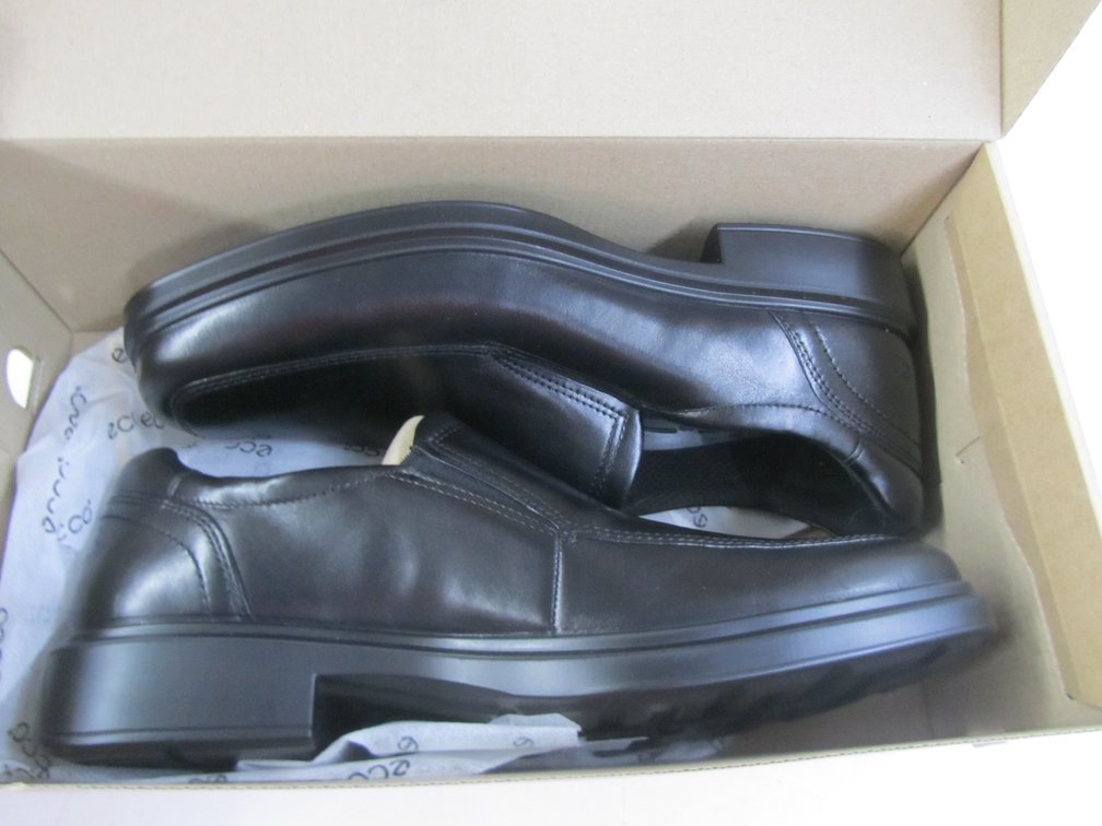 Pair Of Ecco Helsinki 2 M Slip On Shoes