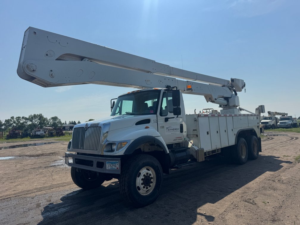 2005 International 7400 6X6