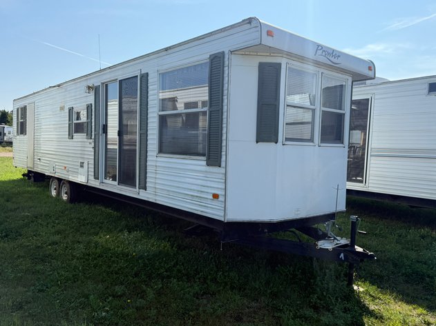 Image for 1999 Fleetwood Prowler 39' Travel Trailer