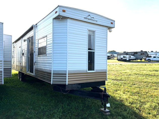 Image for 2005 Breckenridge 38' Travel Trailer