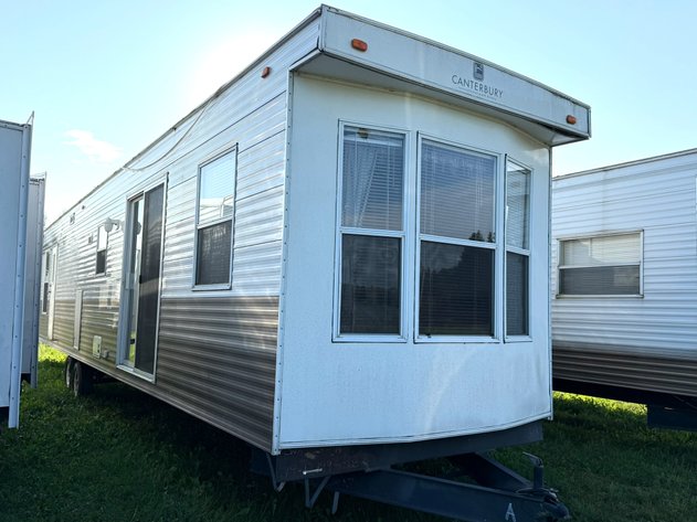 Image for 2006 Canterbury Park Model Travel Trailer