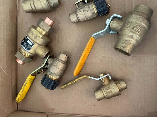 Image for (7) Assorted Ball Valve Shutoffs