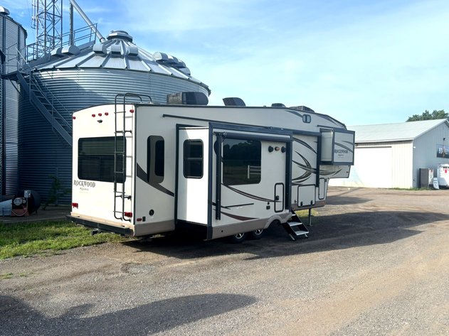 Image for 2017 Rockwood Signature Ultra Lite By Forest River 5th Wheel