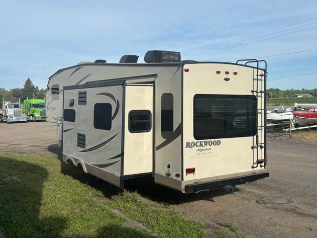 Image for 2017 Rockwood Signature Ultra Lite By Forest River 5th Wheel