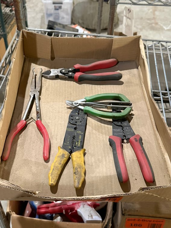 Assortement of wire snips and Cutter