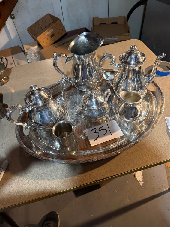 Serving tray