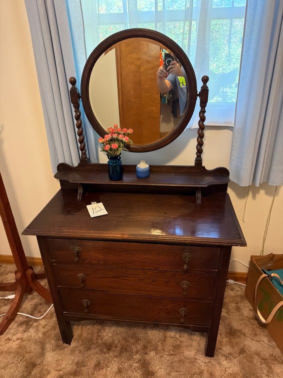 Dresser