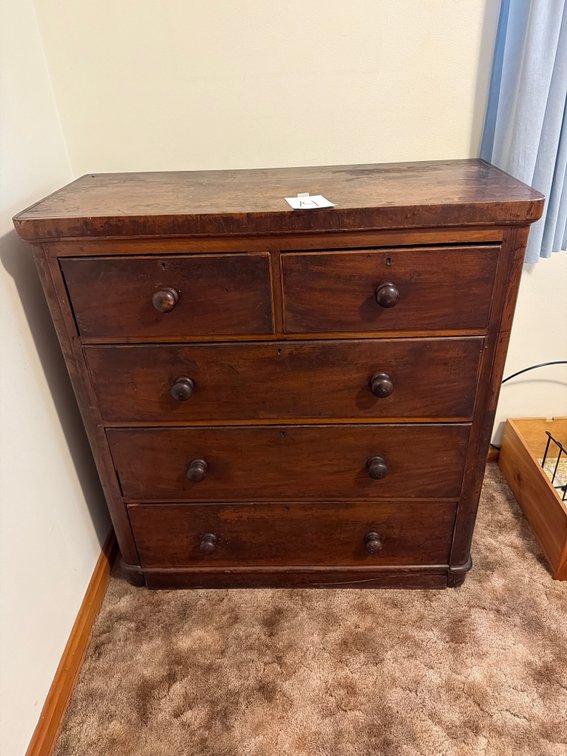 Dresser