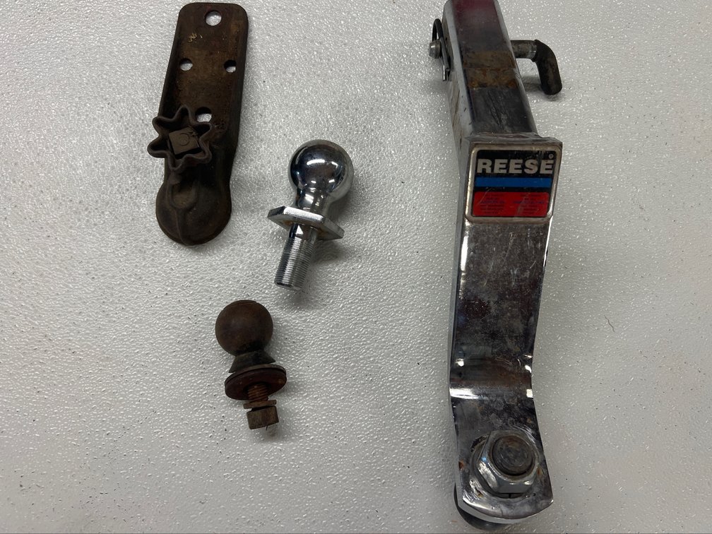 Reese Trailer Hitch, Two Balls & Trailer Tongue