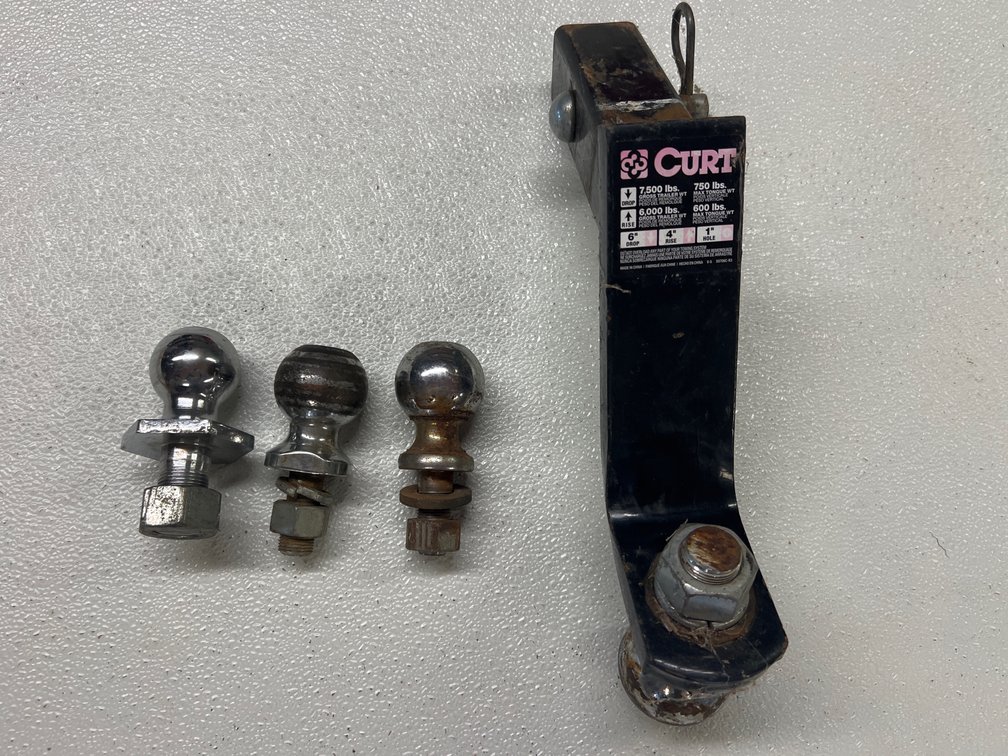 Curt Trailer Hitch & Three Balls