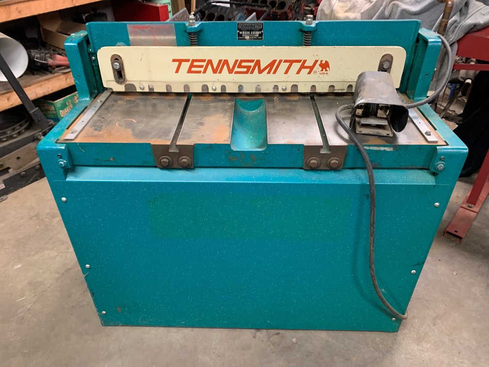 No Reserve - Tennsmith Pneumatic 16-Gauge Sheet Metal Brake